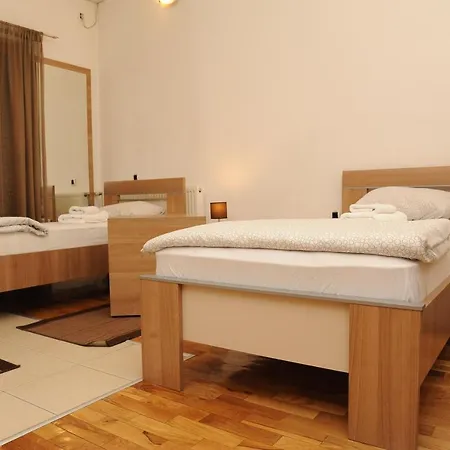 Vanessa Guest house *